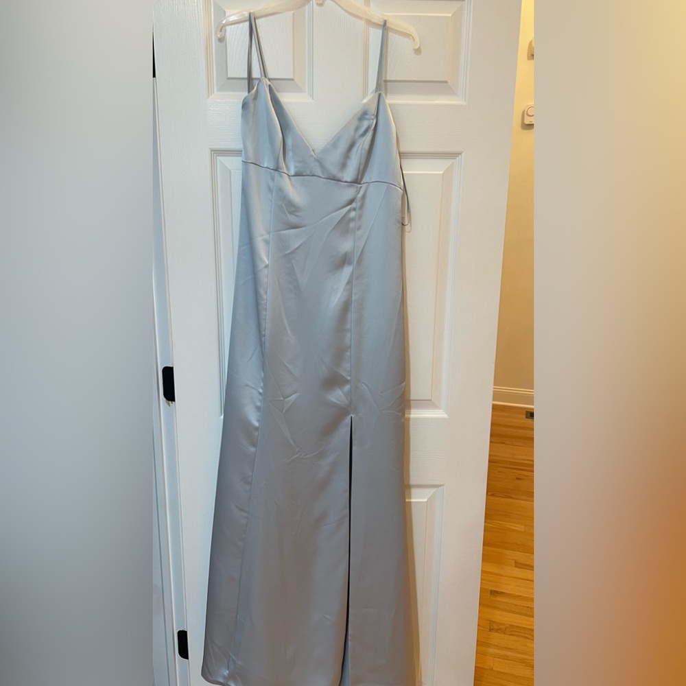 Amsale Briar - Ice Size 10 - NWT - Fluid Satin